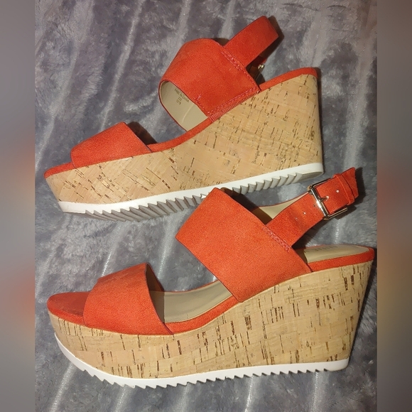 Nine West Orange Sandals Minimalist Design, Size 6.5 No Box - Picture 2 of 8